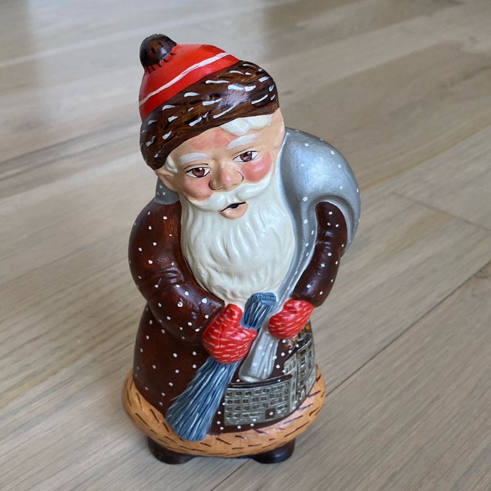 Limited-Edition Manchaug Mill Gallery Opening Chalkware Santa